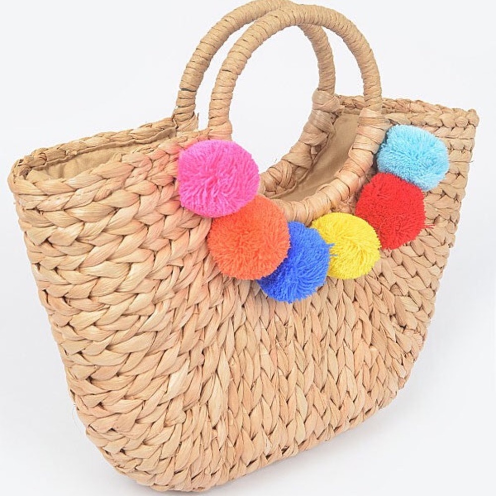 Pom pom straw bag